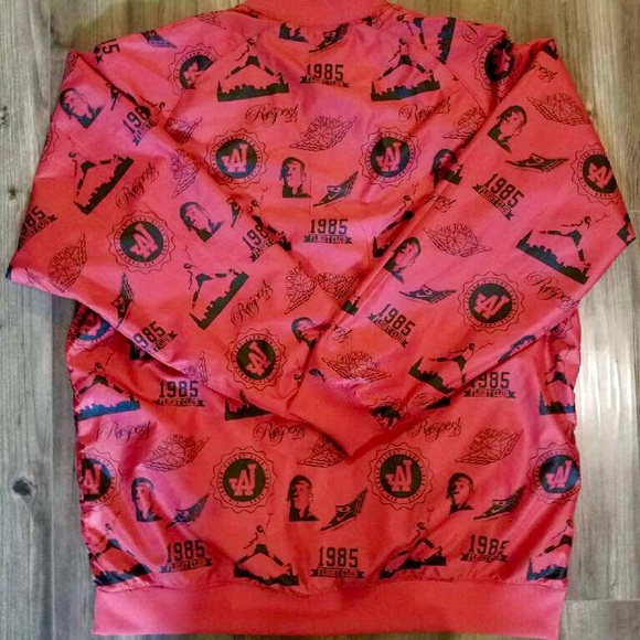 Jordan Reversible Windbreaker/Track Jacket - Picture 4 of 4